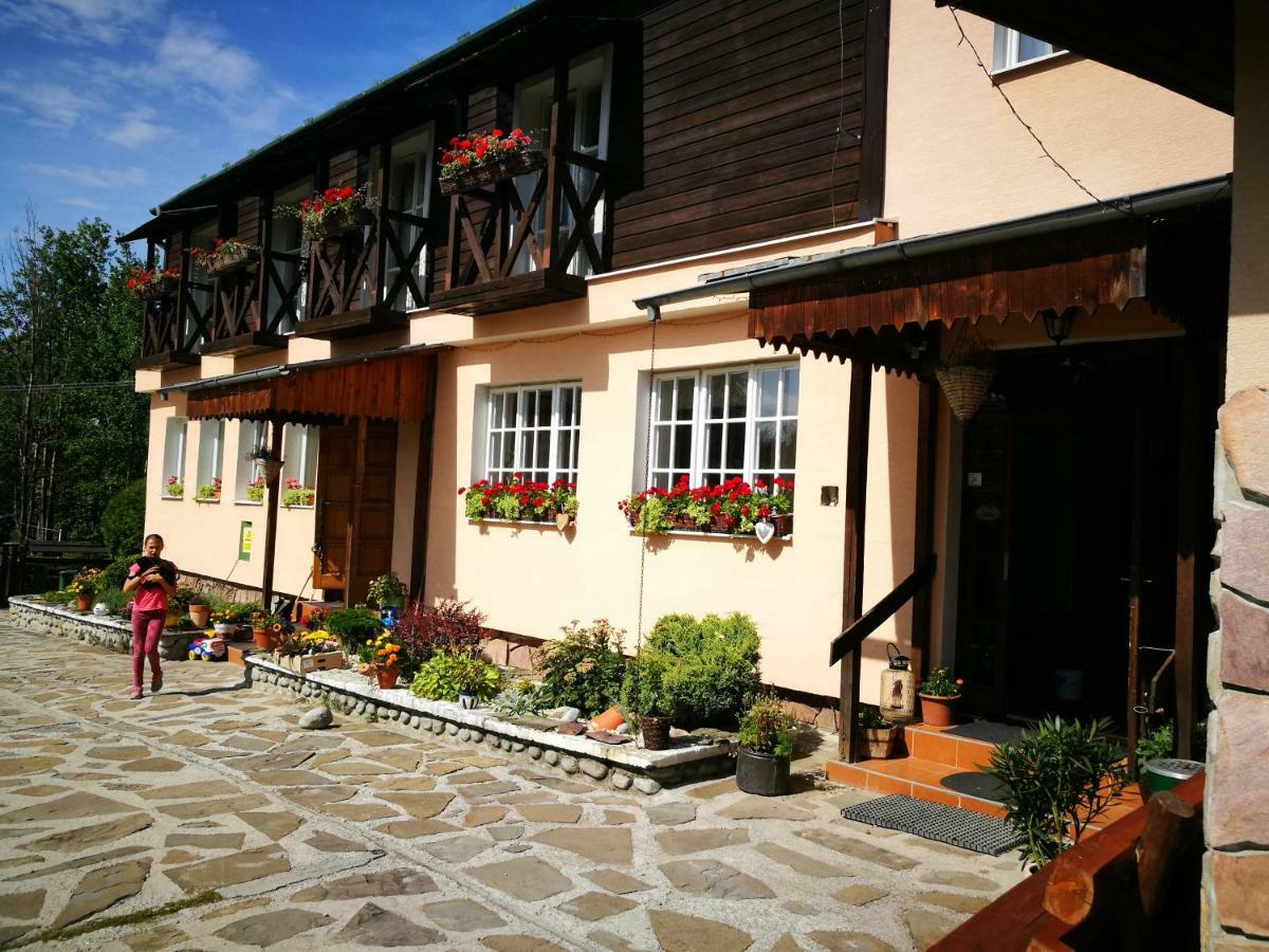 Penzion Monty Ranch Vysoke Tatry Stola Hotel ภายนอก รูปภาพ